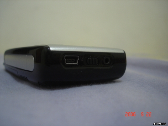 [ 分享 ] 即將消失的-MOTOROLA E680i 黑色實機寫真
