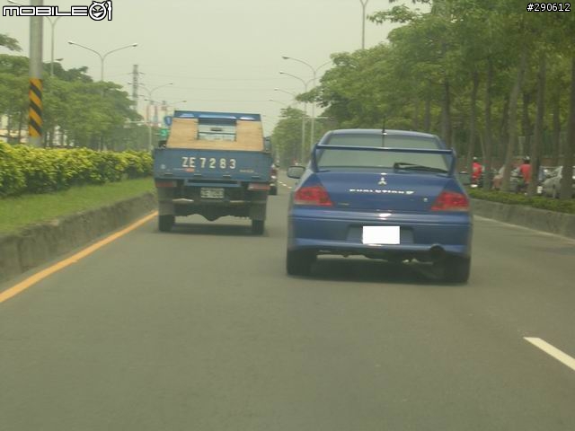 [分享]路上巧遇正七代EVO～～
