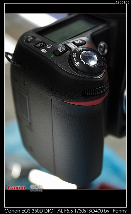 [分享]搶先分享~還是熱的Nikon D80 kit寫真照!!