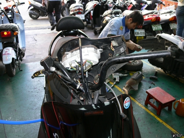 (品味分享1)SYM RV250 獨特風格改裝...新增花蓮行之機車導航篇...