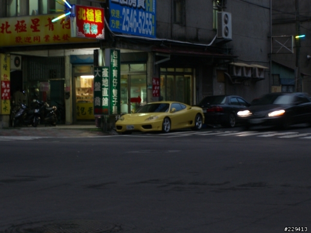 散步看到的小黃!!