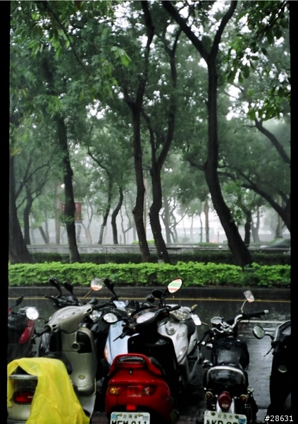 [分享] 想讓愛機 LOMO LCA 變身為半格機嗎？請看改裝教學