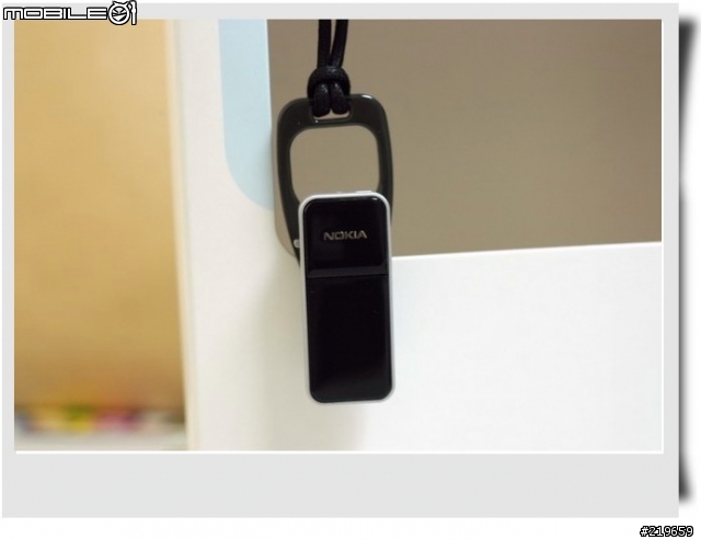 [分享] Nokia BH-700藍芽耳機實照（圖多）
