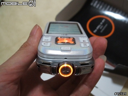 [分享] 日本地區發售這款 SE W42S Walkman 手機