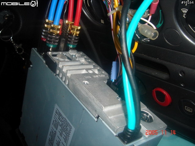 [分享] 車用音響Alpine + IPod原廠解決方案