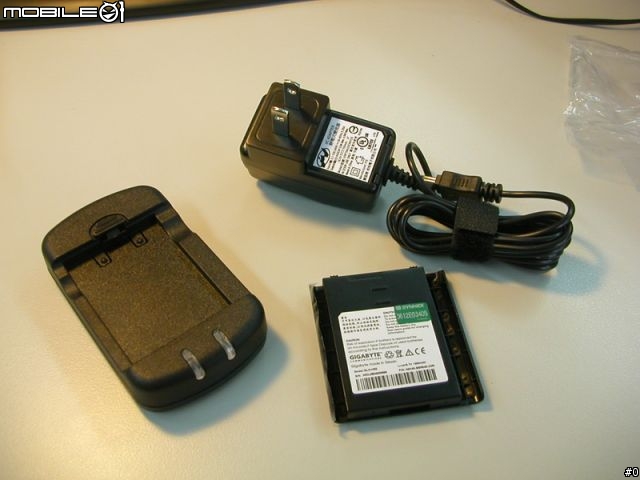 [分享兼勸敗] GigaByte G Smart i 128 開箱照 (PCHOME購買) + KRUSELL 客製化皮套貼身照
