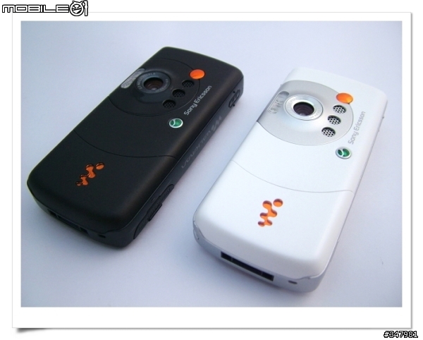 [分享] SonyEricsson w810i 黑與白的相遇 ~ 馬來西亞製第四版