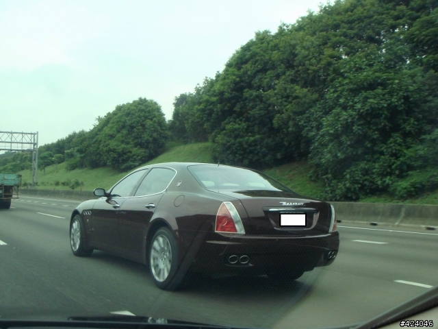 [分享]高速公路巧遇Maserati Quattroporte