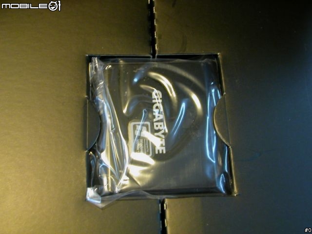 [分享兼勸敗] GigaByte G Smart i 128 開箱照 (PCHOME購買) + KRUSELL 客製化皮套貼身照