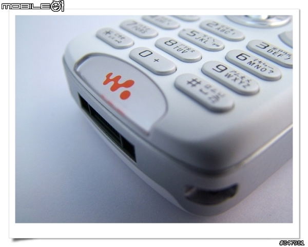 [分享] SonyEricsson w810i 黑與白的相遇 ~ 馬來西亞製第四版
