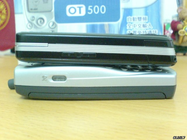 [炒冷飯] 極簡風格 魅力獨特 - Alcatel OT 500 {第二章-手機外觀}