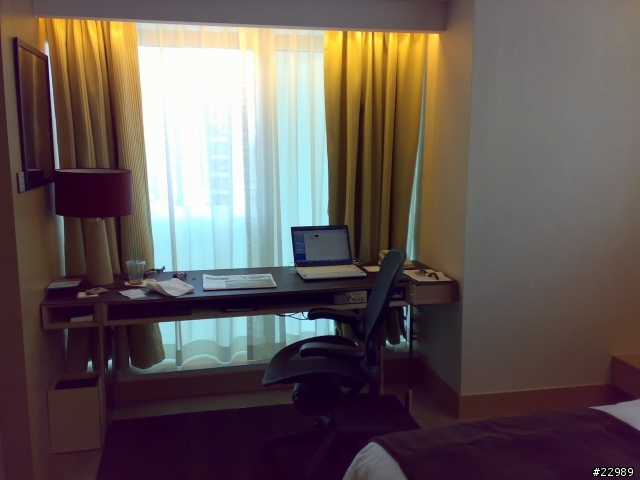 香港 HOTEL蘭桂彷, 鬧區中的寧靜