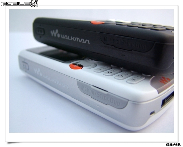 [分享] SonyEricsson w810i 黑與白的相遇 ~ 馬來西亞製第四版