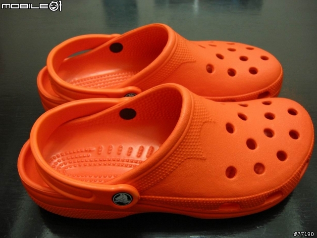 [分享] 現在歐美很流行的 CROCS 休閒拖鞋 Beach 款 (又稱洞洞鞋)