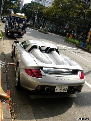 日本表參道怪車多