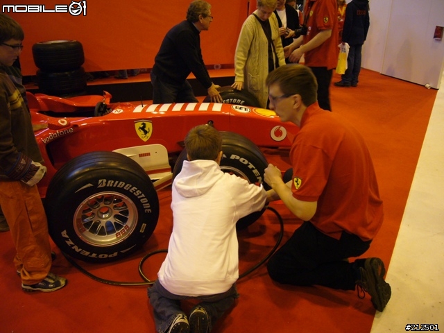 [分享] [part-2] (Top Gear) MPH'06 車展10/28 in Birmingham NEC, UK. (圖多)