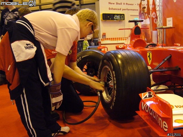 [分享] [part-2] (Top Gear) MPH'06 車展10/28 in Birmingham NEC, UK. (圖多)