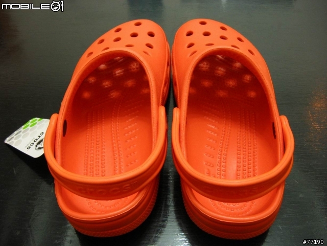 [分享] 現在歐美很流行的 CROCS 休閒拖鞋 Beach 款 (又稱洞洞鞋)