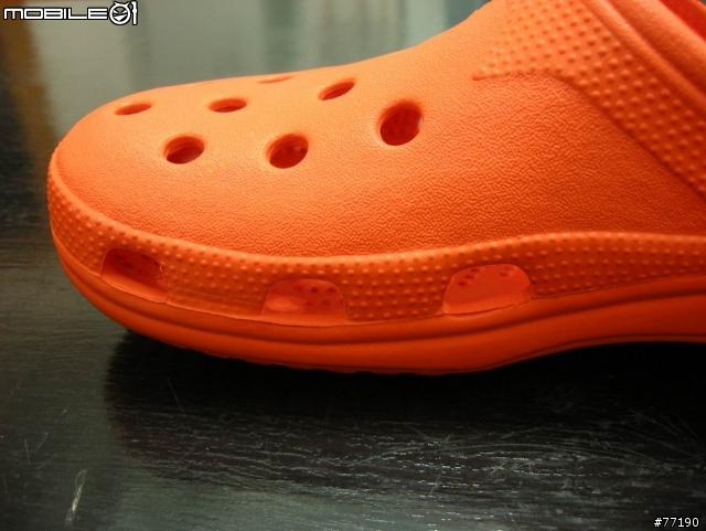 [分享] 現在歐美很流行的 CROCS 休閒拖鞋 Beach 款 (又稱洞洞鞋)