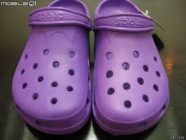 [分享] 現在歐美很流行的 CROCS 休閒拖鞋 Beach 款 (又稱洞洞鞋)