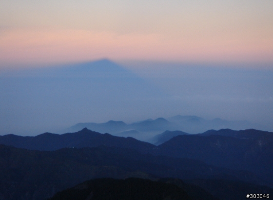 [分享] Garmin 60CSx v2.10 玉山行使用狀況.