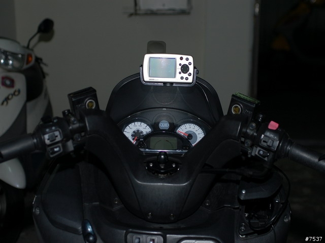 (品味分享2)SYM RV250衛星導航系統終極版....GARMIN Quest的入選....