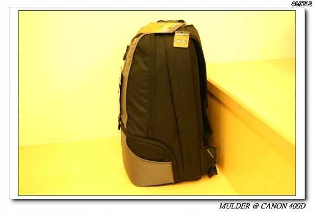 [MoMo桑分享] Lowepro CompuDayPack => 給每天帶 NB+DSLR 的最好選擇