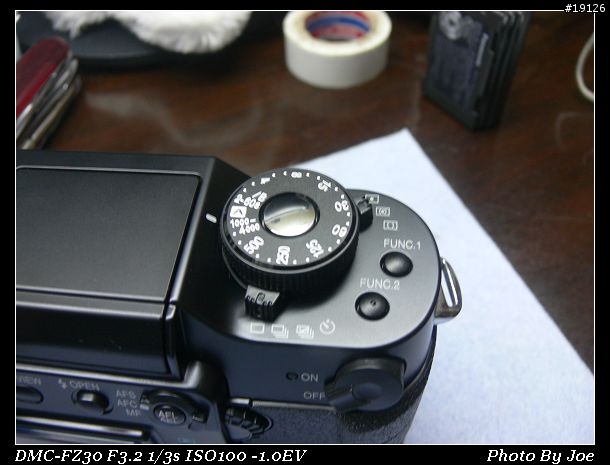 [純分享]Panasonic Lumix L1 始動 -- 外觀編
