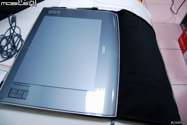 WACOM Intuos3數位繪圖板-開箱報告-