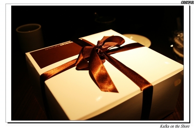 [MoMo桑分享] Awfully Chocolate ~ 黃湘怡開的巧克力蛋糕店 ~ Canon 400D