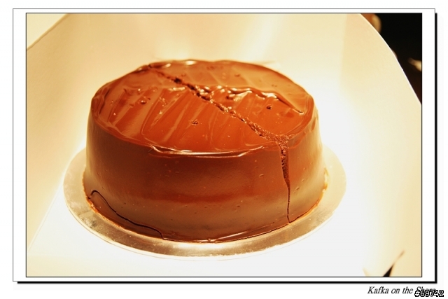 [MoMo桑分享] Awfully Chocolate ~ 黃湘怡開的巧克力蛋糕店 ~ Canon 400D