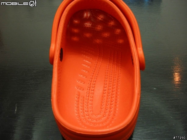 [分享] 現在歐美很流行的 CROCS 休閒拖鞋 Beach 款 (又稱洞洞鞋)