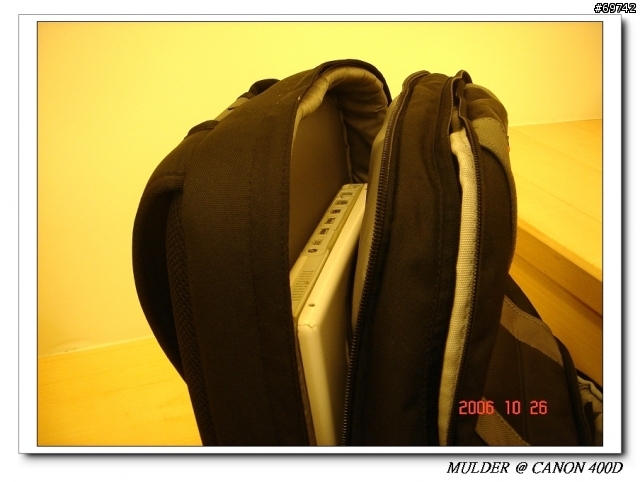 [MoMo桑分享] Lowepro CompuDayPack => 給每天帶 NB+DSLR 的最好選擇