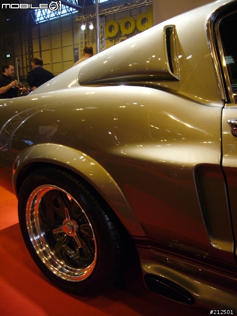 [分享] [part-3] (Top Gear) MPH'06 車展10/28 in Birmingham NEC, UK. (圖多)