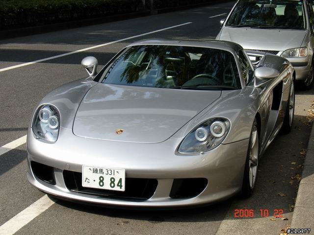 日本表參道怪車多