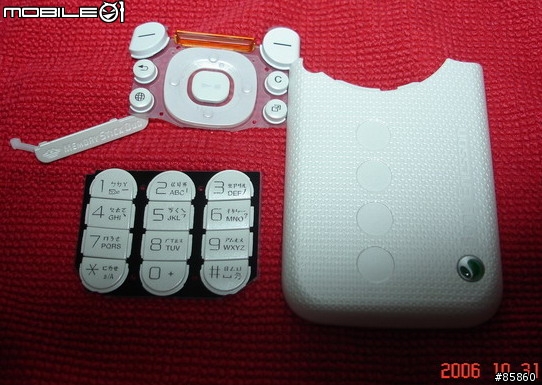 【手賤之不負責任文】SONYERICSSON W850I...全機大分解詳細圖.....