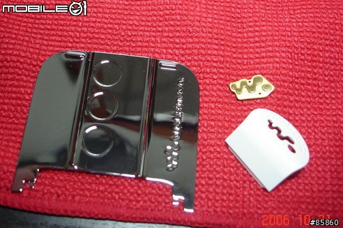 【手賤之不負責任文】SONYERICSSON W850I...全機大分解詳細圖.....