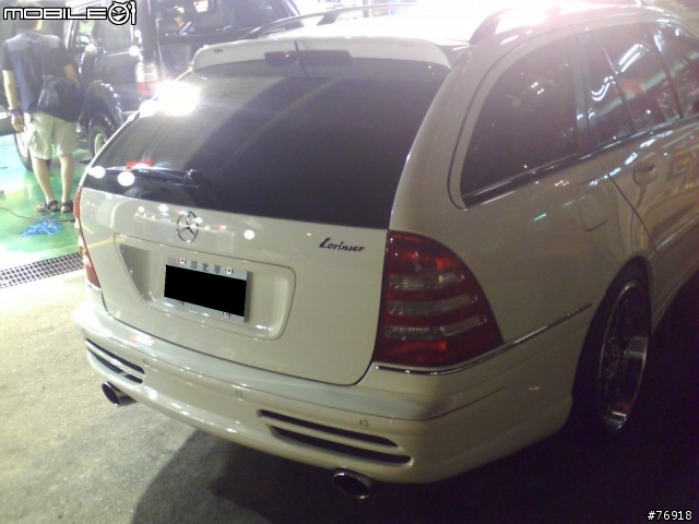 直擊現場-我看到了一台稀有的Benz改裝進口車!!(答案發表並附贈更多照片哦)