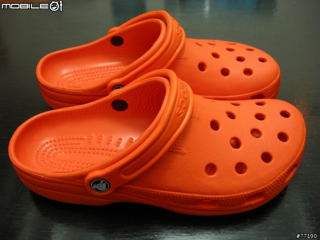 [分享] 現在歐美很流行的 CROCS 休閒拖鞋 Beach 款 (又稱洞洞鞋)