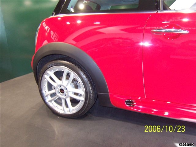 [圖多]2007年式樣 MINI 以及Peugeot 207數張