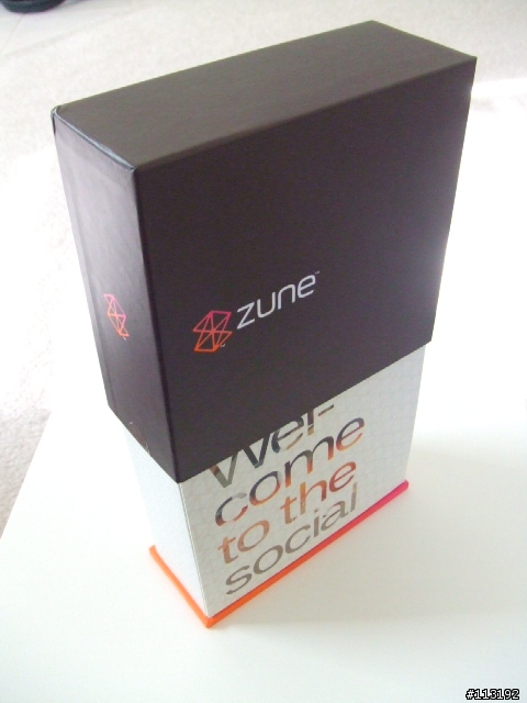 M$ Microsoft Zune 30G 暗黑搖滾    !開箱報告!