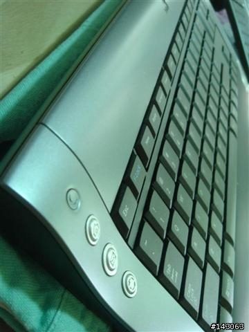 傳說中的鍵盤Logitech diNovo Media Desktop Laser