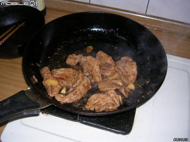 [分享]休假日又來自製午餐，薑燒豬肉