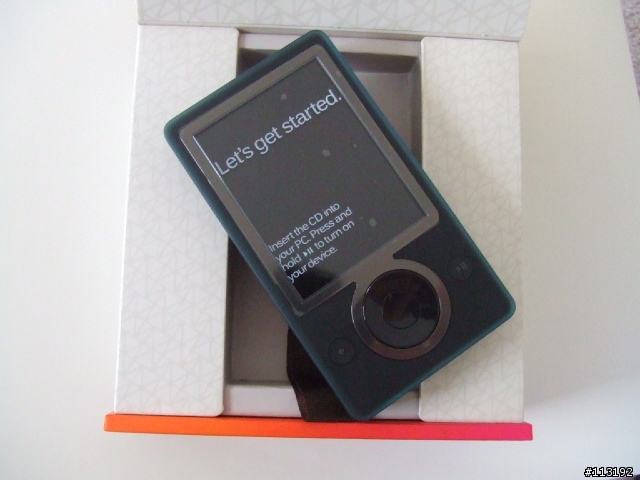 M$ Microsoft Zune 30G 暗黑搖滾    !開箱報告!