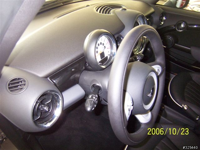[圖多]2007年式樣 MINI 以及Peugeot 207數張