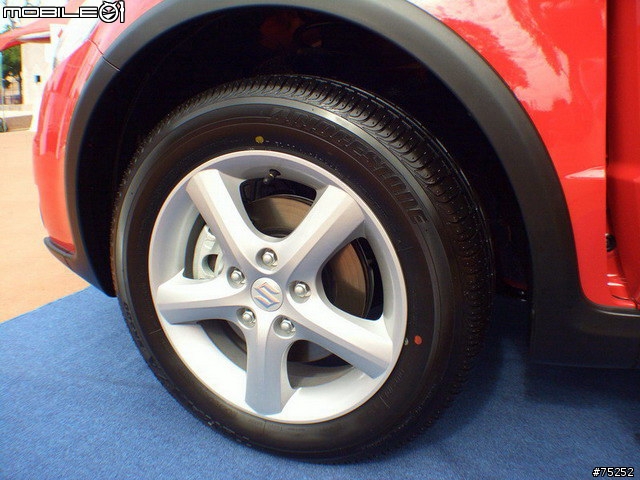 Suzuki sx4 (月眉世界展出照片)