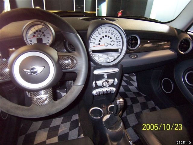 [圖多]2007年式樣 MINI 以及Peugeot 207數張