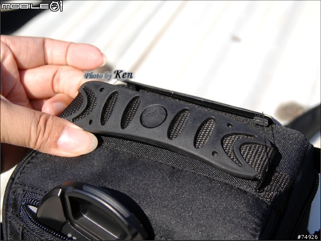 [分享]小相機的平價歸宿Lowepro Nova Micro AW相機包