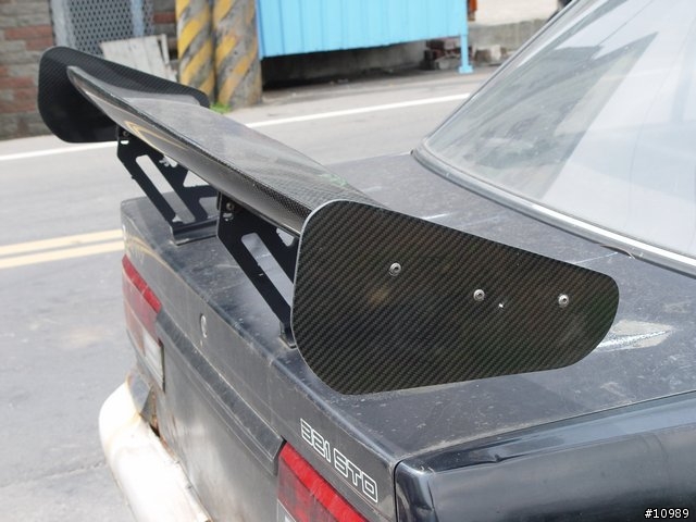 [台灣精神]前陣子在TIS附近看到的...改裝車