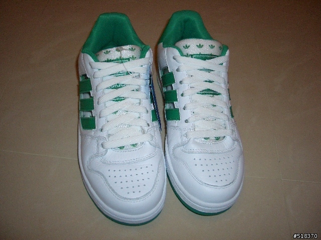 罕見的綠adidas球鞋